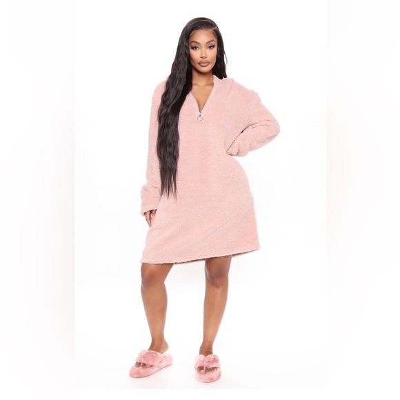 2/$30 🔥 Host Pick 🔥 Bear long sweater - Picture 2 of 4